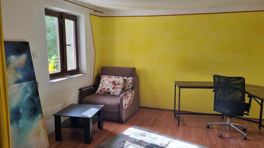 Vand casa cu teren de 2000 mp, Oras. Gaesti, Jud. Dambovita