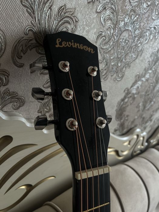 Акустичиская гитара