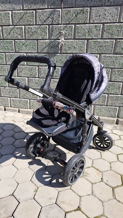 Детская коляска 3 в 1