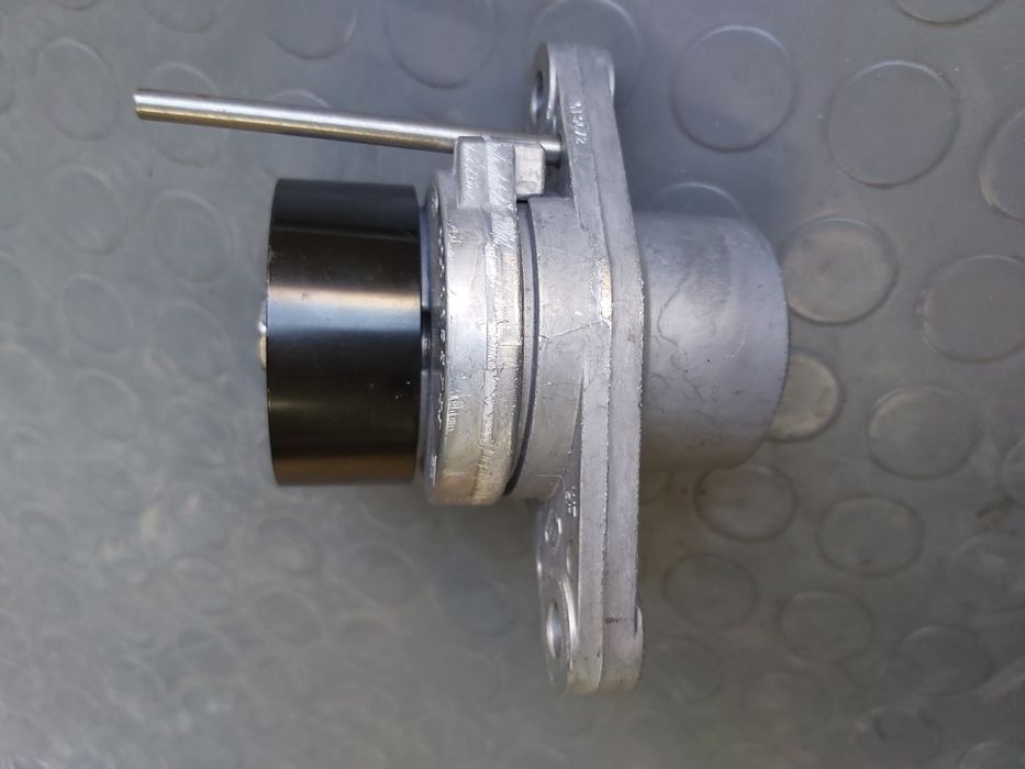 Ролка обтегач аксесоарен ремък Дачия/Рено