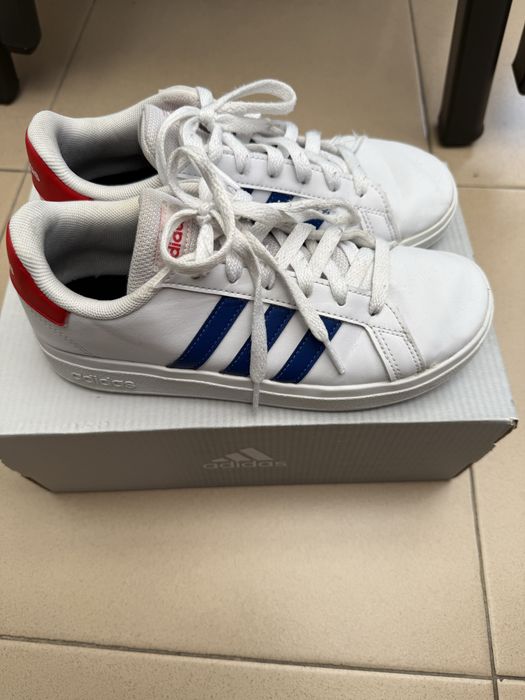 Продавам маратонки Адидас номер 35 1/2