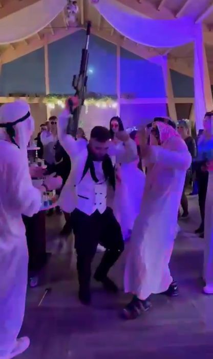 Program artistic Furatul Miresei - ARABI/Talibani - Casa De Papel