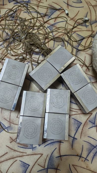 Продам 5 маленьких колонок