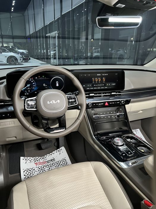 Kia Carnival Hi Limousine