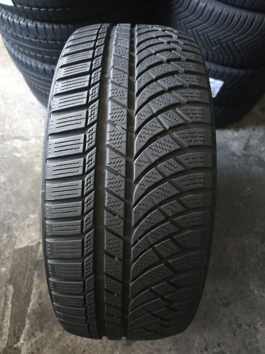 Kumho 235/45 R19 99V MS iarnă