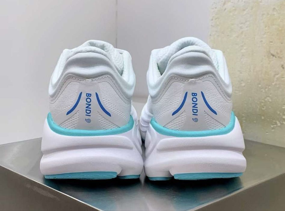Нови дамски маратонки Hoka One One Bondi 9 White Hoka Blue