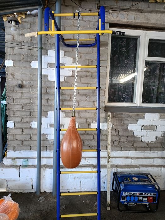 Шведская стенка с грушей