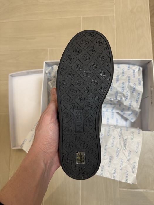 Дамски кецове Guess