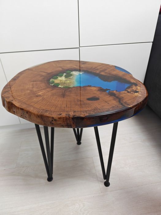 Masă din lemn de stejar și rășină epoxidică