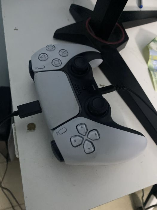 Vand ps5 il am de ceva timp dar merge super bine