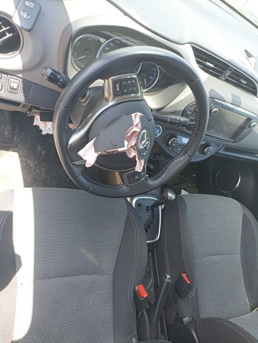 Тойота Ярис хибрид / Toyota Yaris  HYBRID  2016г. P13 - на части
