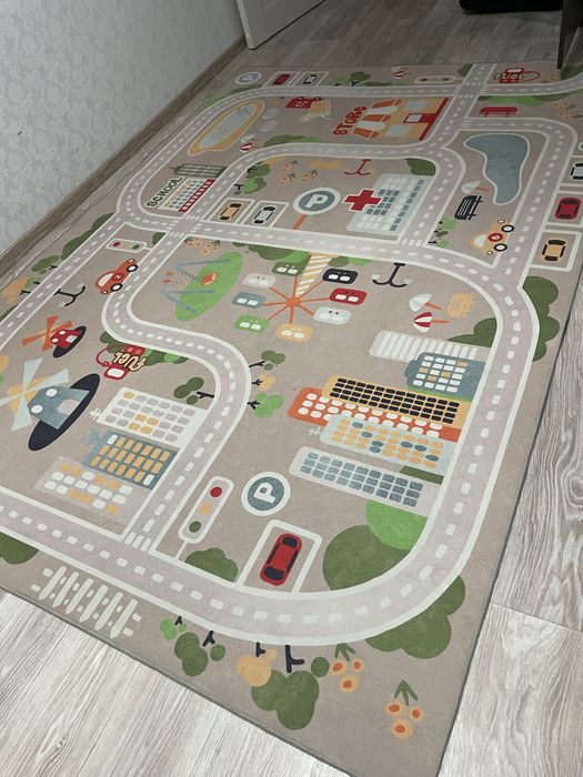Продам детский ковер с дорогами