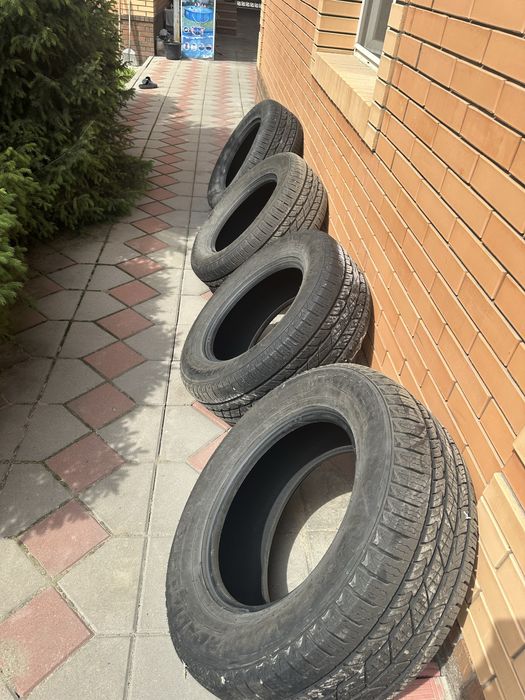 Продам комплект покрышек