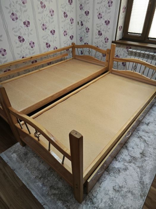 Детская двухъярусная кровать