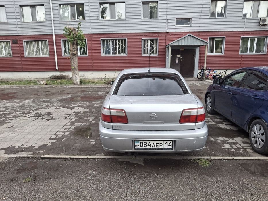 Продам машину опель омега Б