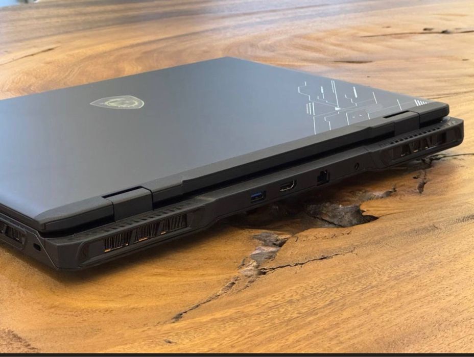 MSI Crosshair 17 HX D14VGKG-i9 QHD