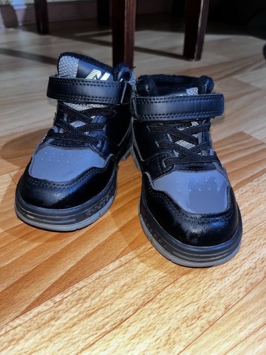 ботинки и крассовки за 4500тенге