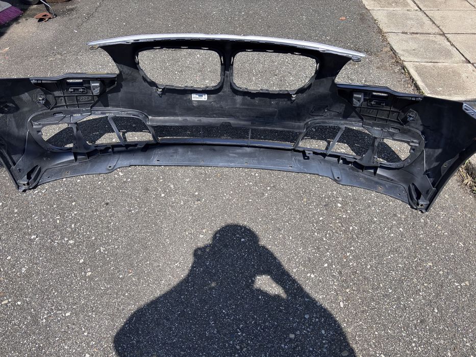Bară față BMW F10 F11 LCI ORIGINALĂ OEM 51117332678 PDC