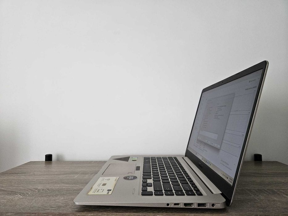 Laptop Asus VivoBook S