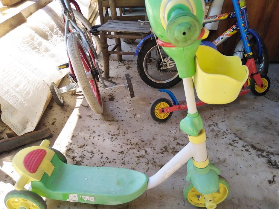 Продавам велосипед и тротинетки