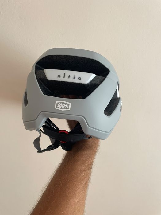 100% Altis - Gravel Helmet Grey