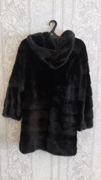 Продам норковую шубу