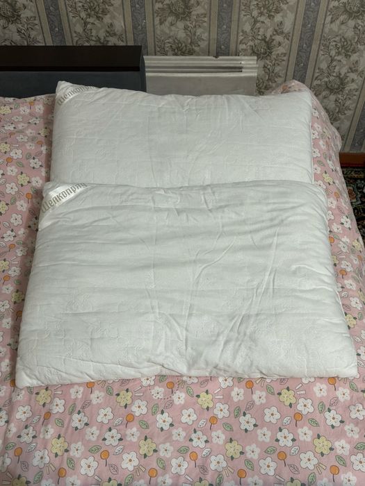 Продам подушку белое