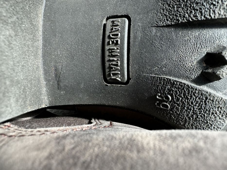 Пеодавам дамски велурени боти 39 номер