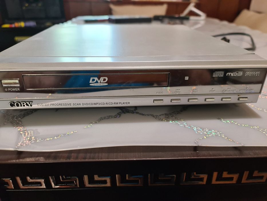 Диск плеър Сову и диск плеър Elite