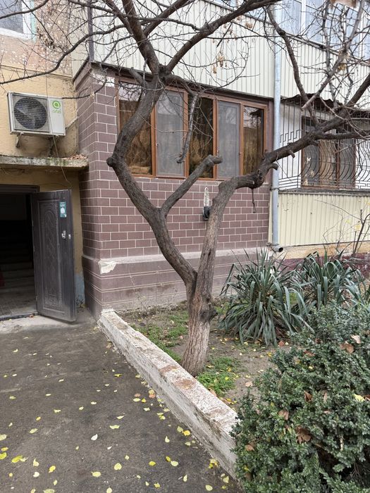 Продаю свою 2-х комнатную квартиру на 1 этаже