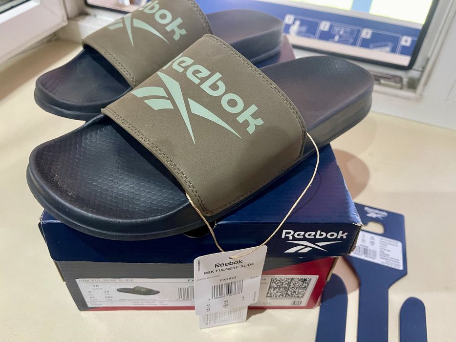 Сланцы Reebok оригинал 100%