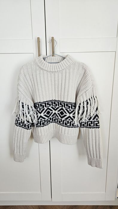 H&M пуловер с ресни, размер S-M