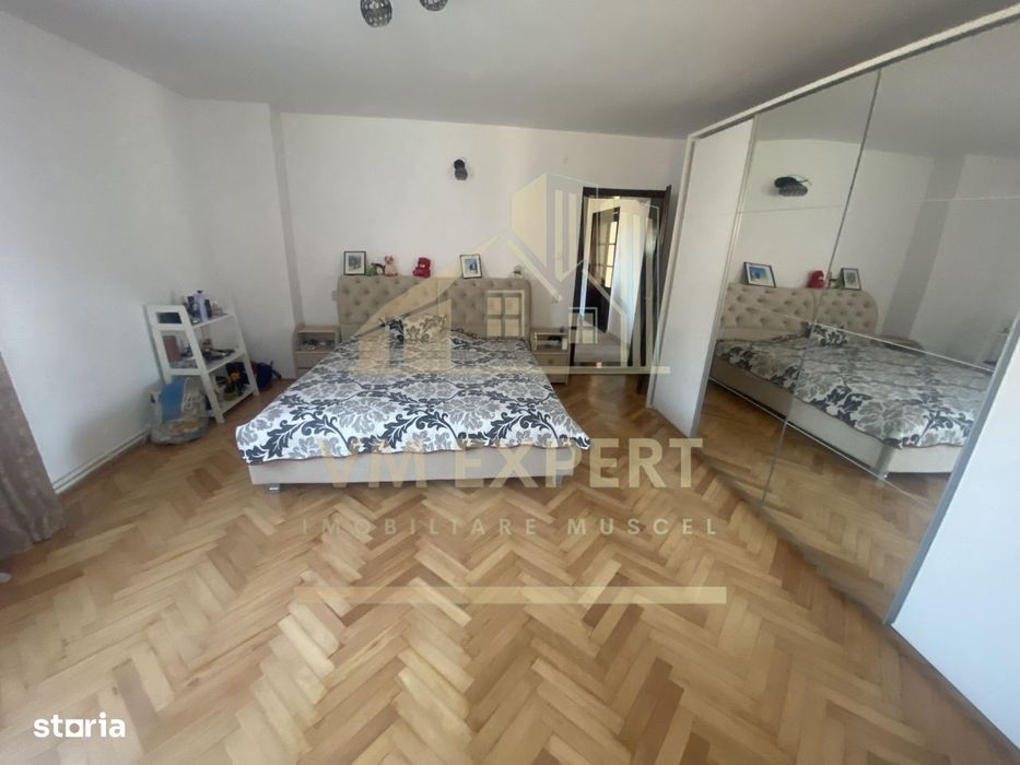 Vila S+P+E-306 Mp, Teren 2078 Mp, Campulung