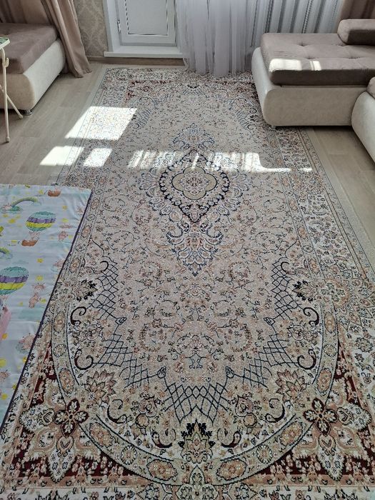 Продаётся ковер 2х4