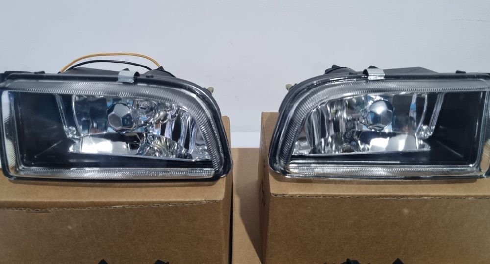 Тойота Карина Е туманик