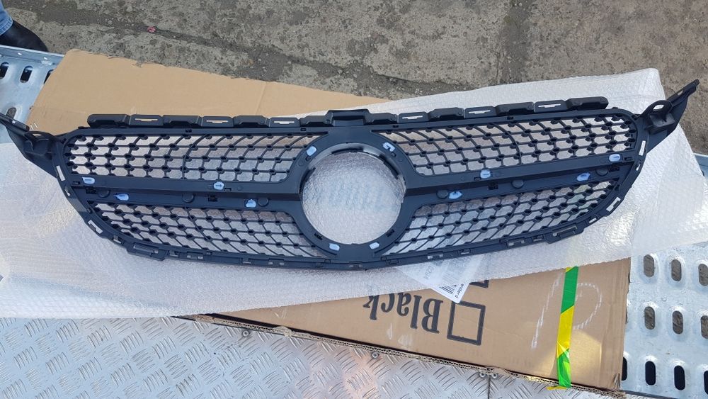 Диамантена Решетка за Мерцедес С класа  W205