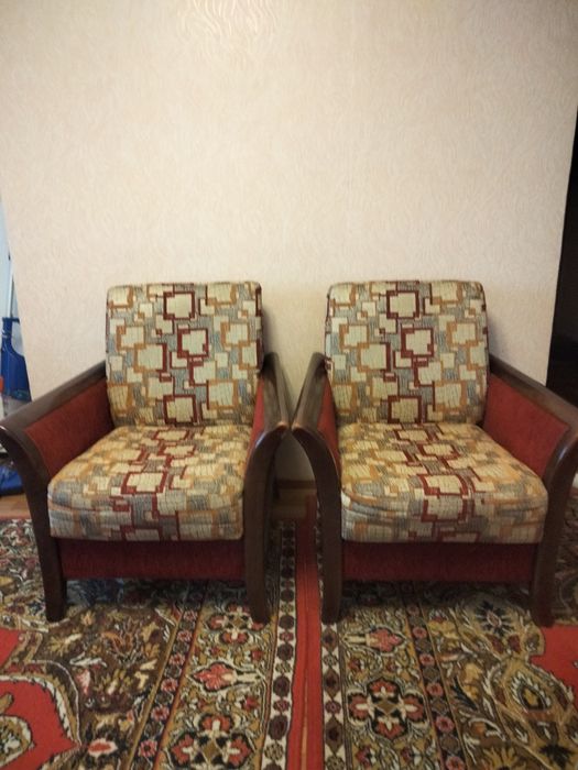Диван и два кресла