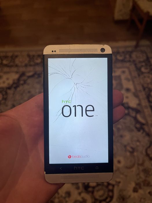 Смартфон HTC One Dual Sim Silver