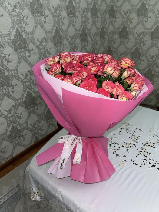 Букет кустовых спрей роз