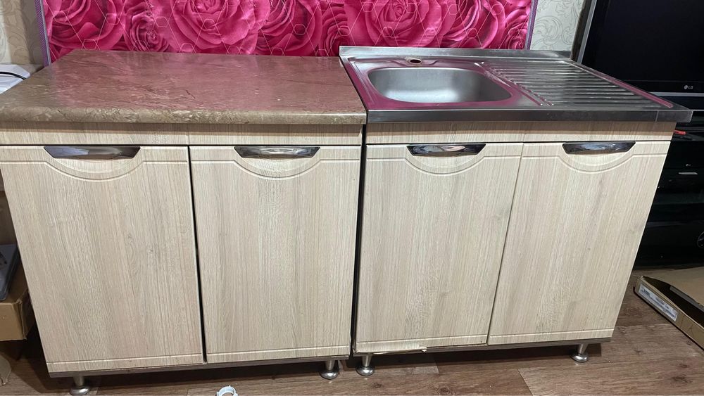 Отдам бесплатно кухонный гарнитур