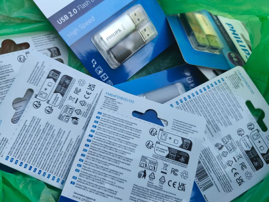 Чисто нови зспечатани USB flash 64gb Philips 2 packs 2 броя в пакет...