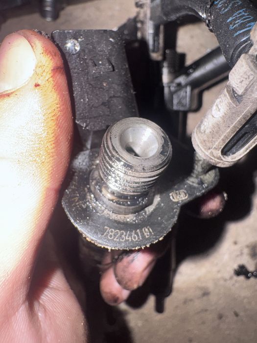 Kit injecție n57d30B 313 CP 144.000 km (Pompa 782347008 , injectoare 7823461 , rampă 780542302)