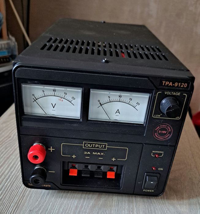 Зарядное Устройство . Универсальный блок питания.