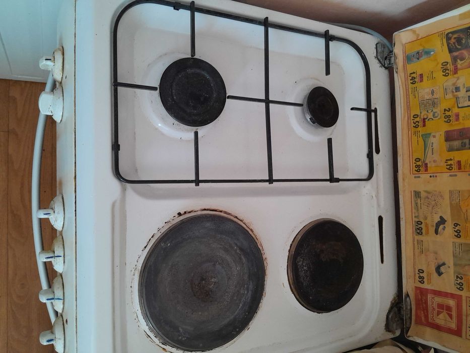 Супер Изгодно Готварска Печка на Ток и Газ РАБОТЕЩА.!