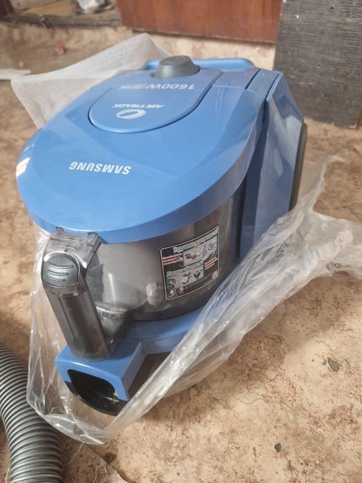 Продам пылесос в отличном состояний