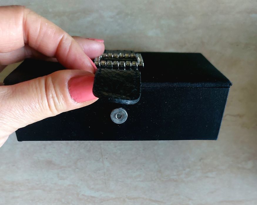 2 casete de bijuterii saten negru 7x13 cm noi