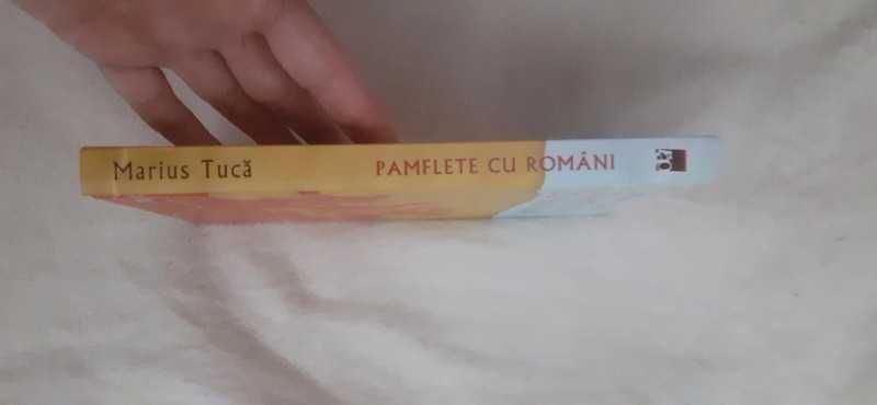 Carte Pamflete cu romani - Marius Tuca