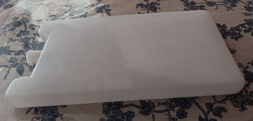 Контейнер с хладагентом для охлаждения продуктов при перевозке
