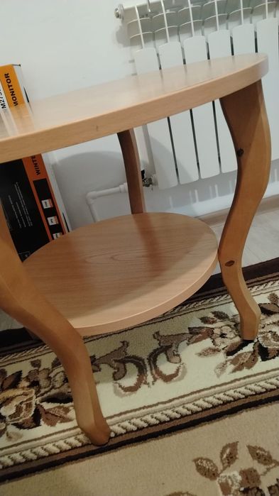 Продам стол журнальный