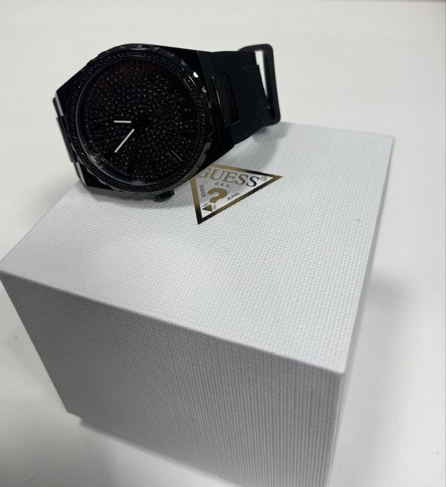 Часовник  GUESS